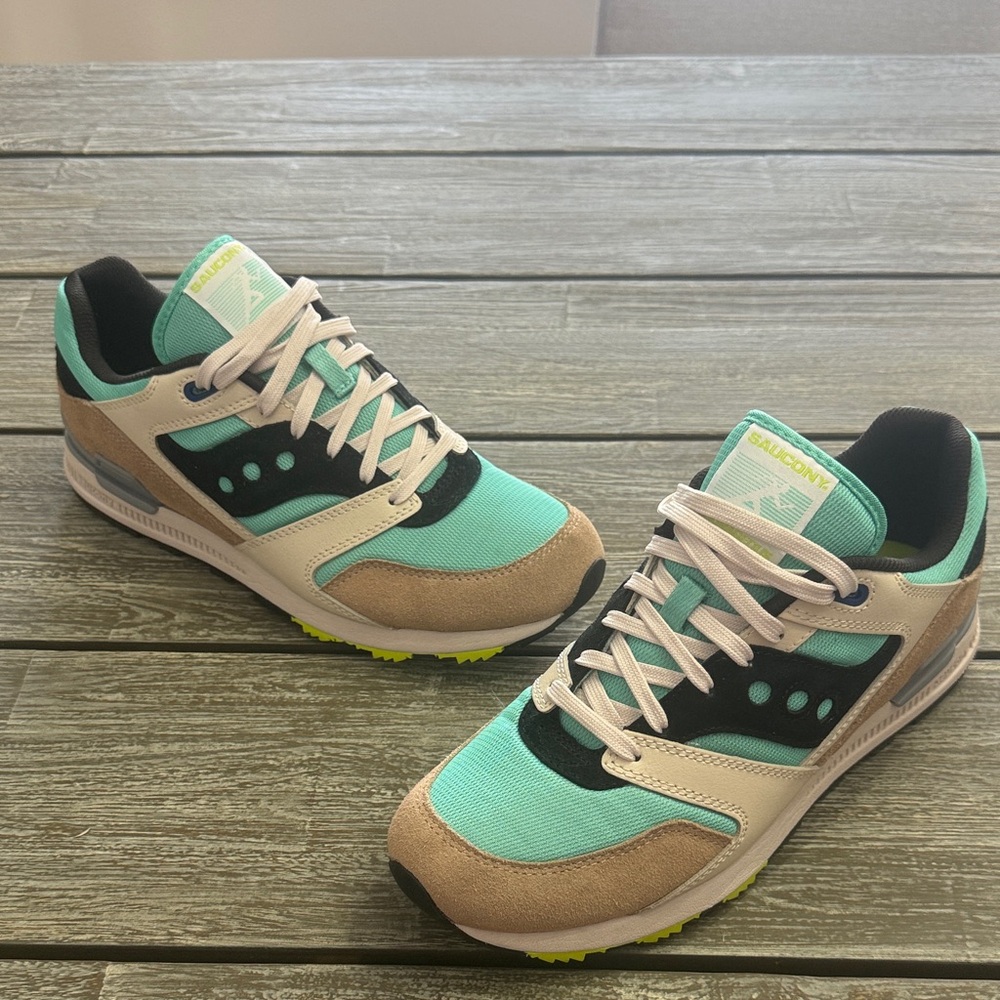 Saucony Courageous. Mens 11. Used.